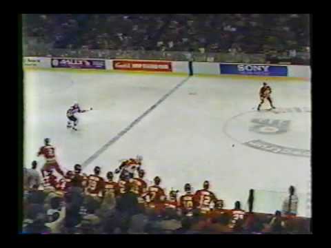 Flyers Pelle Lindbergh great save vs Calgary 1/13/85