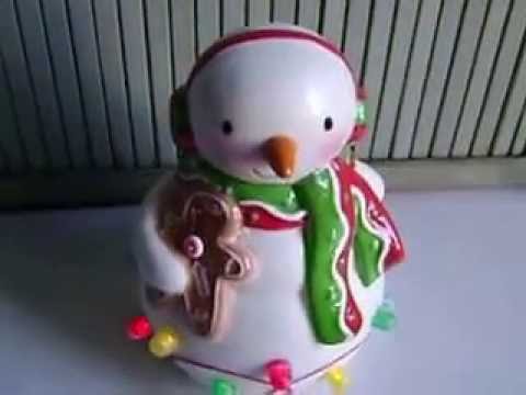 HALLMARK~SEASONS TREATINGS~GUMDROP SNOWMAN~GINGERBREAD COOKIE~MUSICAL~LIGHT~2010