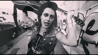 Video thumbnail of "Louise Distras - Bullets [Official Video]"