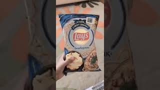 Lays со вкусом бешбармака.Что за тяги бархатные #shorts #бархатныетяги #кефтеме