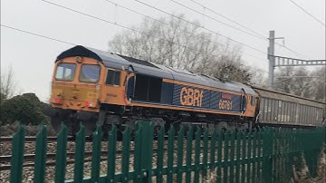 Evening Star 66779 + 66761 Pass Wootton Bassett Working The 6V32! (23/11/20)