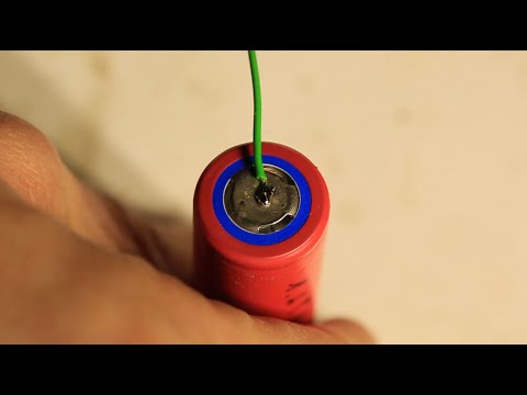 Video: So Löten Sie Batterien
