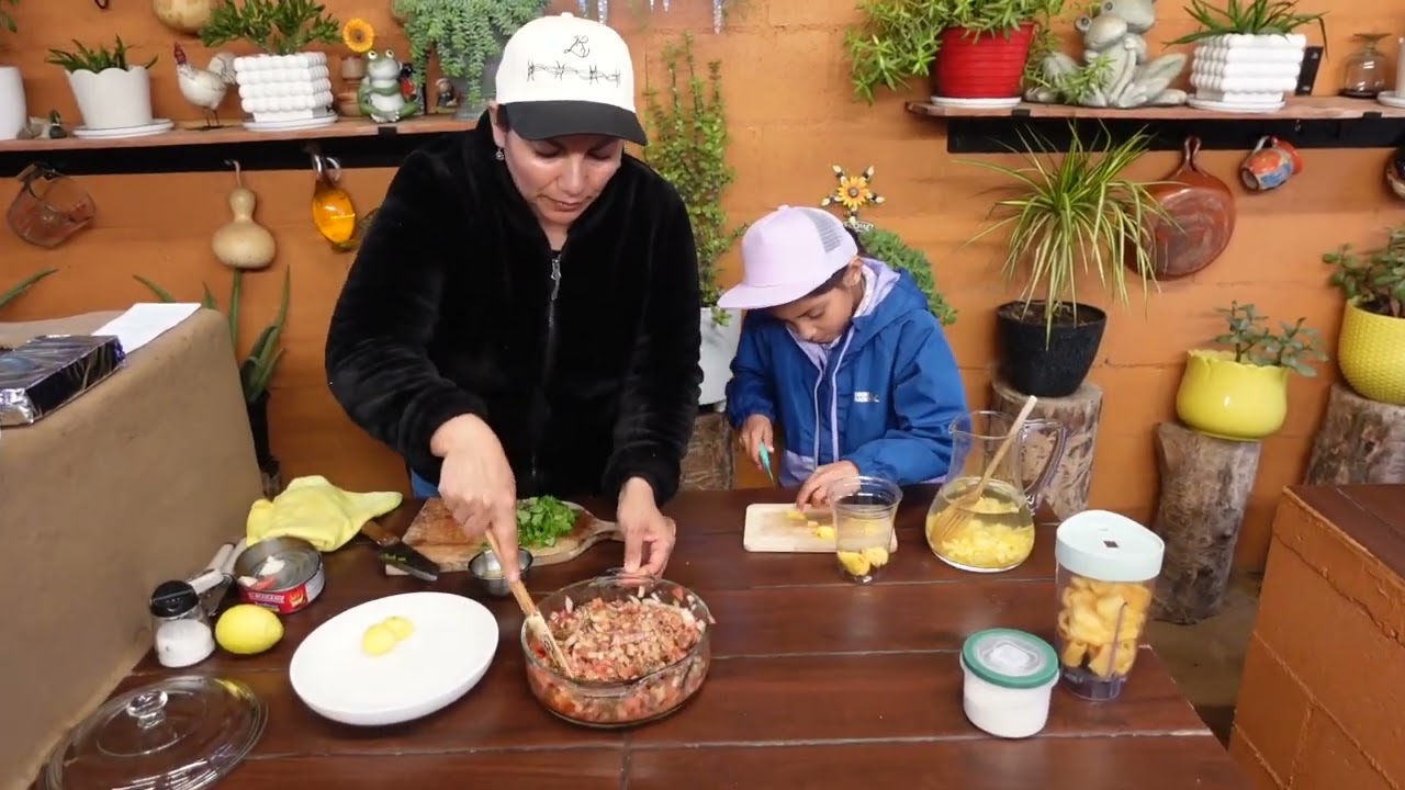 POR  LA SIERRAEN Y EL RANCHO ACOSTUMBRABAMOS COMER SEGUIDO LA SARDINA CON PICO DE GALLO Y GALLETAS S