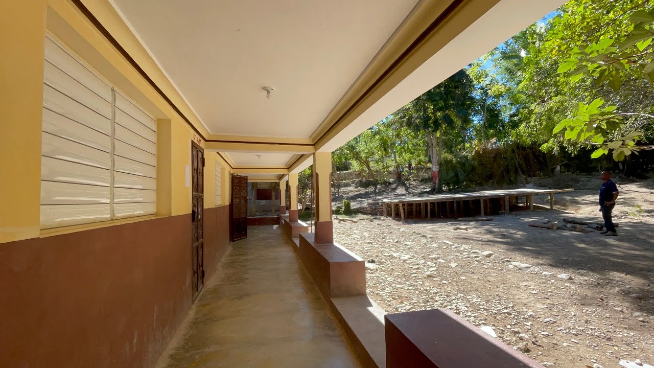 Sudest Haïti L’église Et L’école Saint Jacques Majeur Des