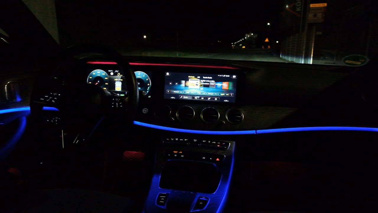 2021 Mercedes-Benz E300de - at night