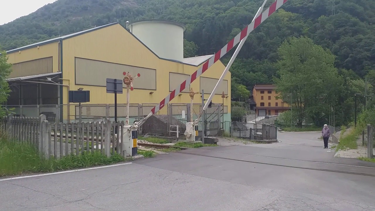 Passaggio a livello di Forno d'Allione (Bs)