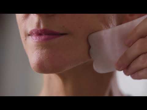 Comment utiliser le Gua sha ? - video from Roll On Jade