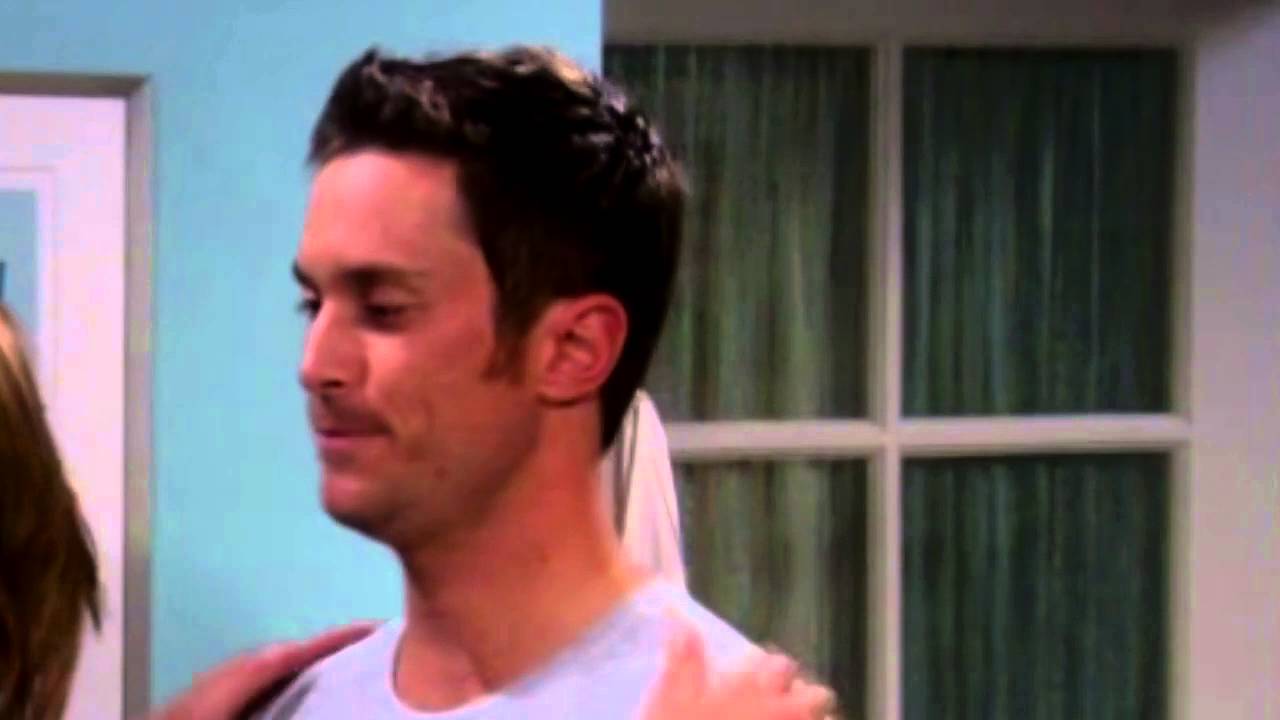 Rules of Engagement S05E14 Uh Oh İts Magic