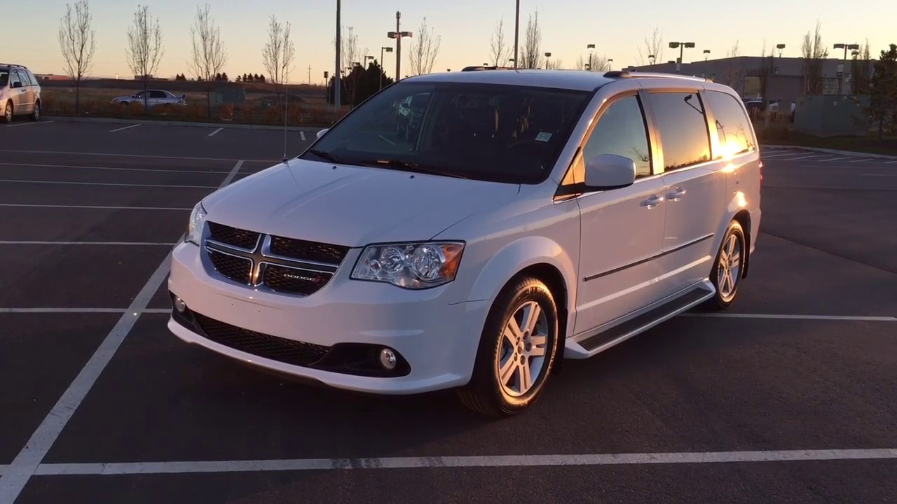 2017 dodge grand caravan crew