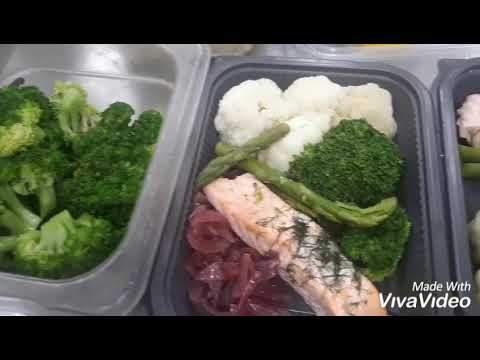 How to make roasted salmon with broccoli & cauliflower