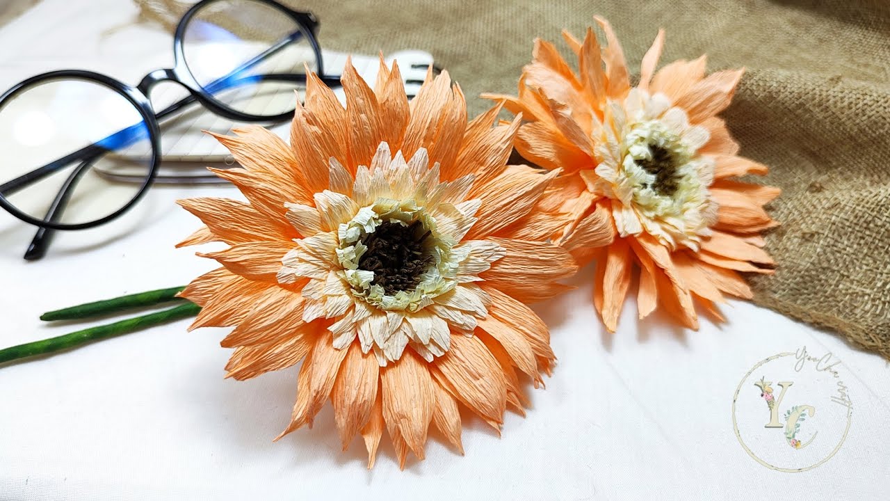 Peach gerbera daisy flowers out of easy crepe paper//DIY//ASMR craft