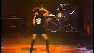 Miniatura de vídeo de "Pretenders - "Brass in Pocket". VH1 Fashion Awards 1995"