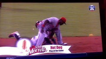 Villar gets face full of Brandon Phillips backside