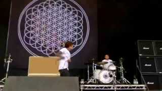 Bring Me The Horizon - Chelsea Smile [Reading Festival 2013] [Full HD 1080p]