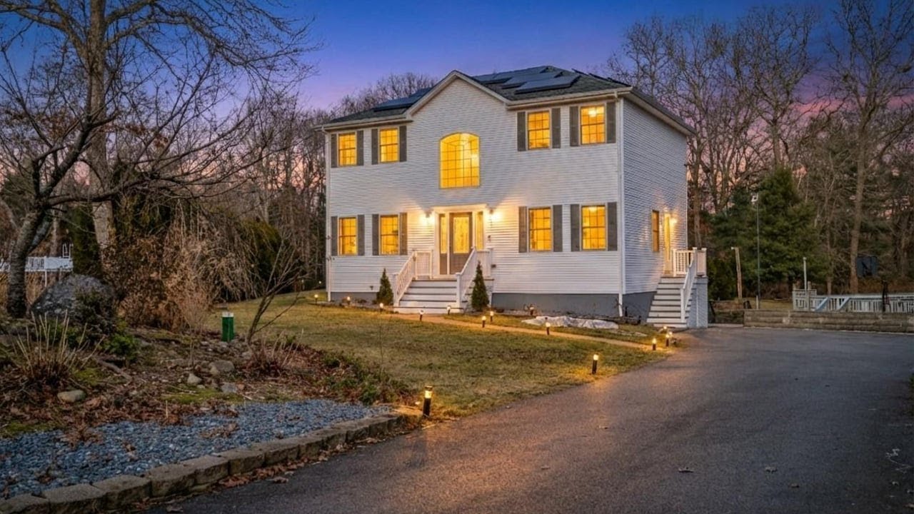 15 Stonewall Ave, Dartmouth, MA