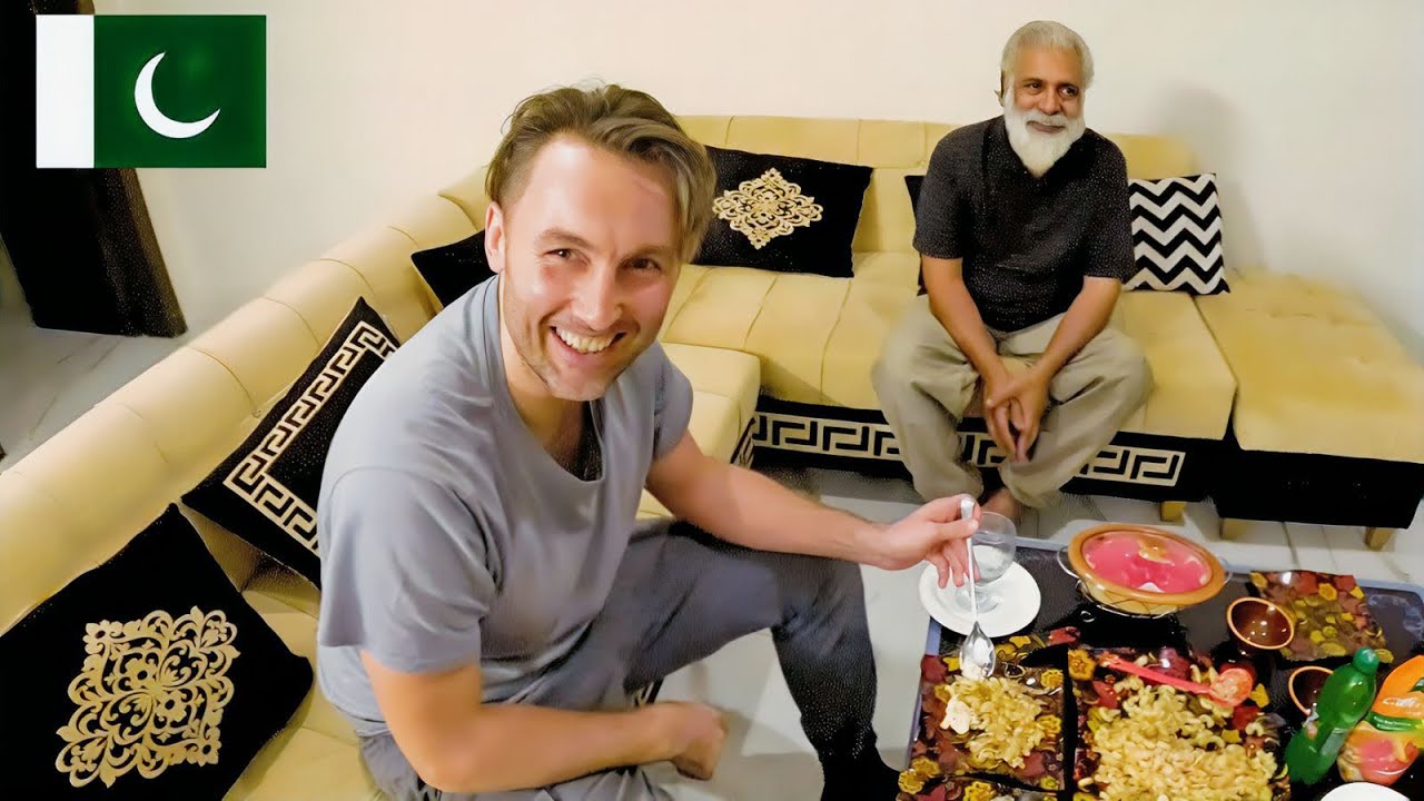 Pakistani Family Invite Me Home For Dinner 🇵🇰