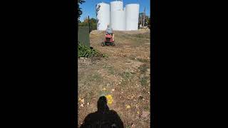 Agco Allis 1616H Riding Lawn Mower.