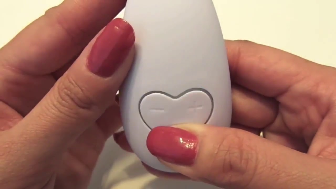 Клиторальный массажер Lovelife Smile Clitoral Vibe