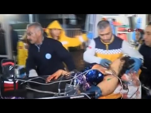 Search for gunman in Istanbul nightclub attack