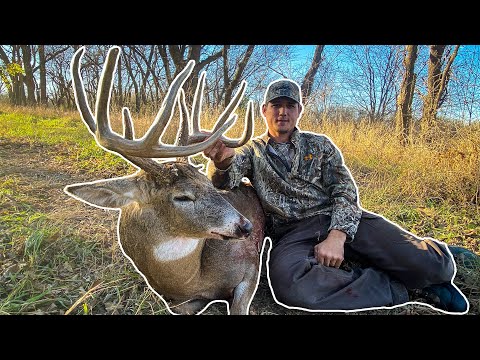 7 YARD SHOT ON A BIG BUCK! - CRAZY Rutting Action in KANSAS!