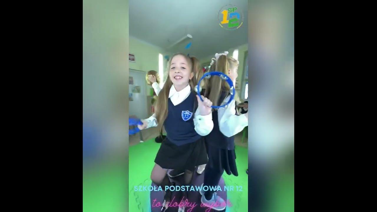 Szkola Podstawowa Nr 12 W Tomaszowie Maz Film promocyjny Szkoła Podstawowa Nr 12 w Tomaszowie Mazowieckim - YouTube