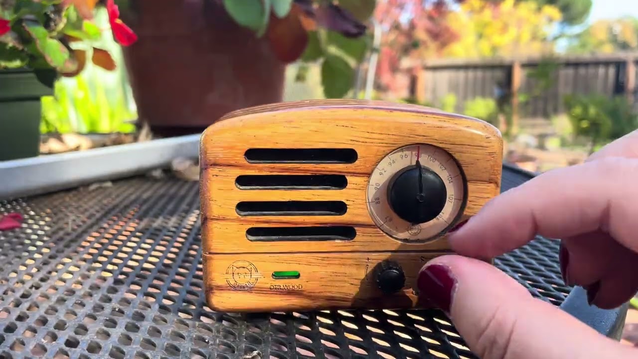 Muzen OTR Wood Bluetooth Speaker Review | Vintage FM Radio with