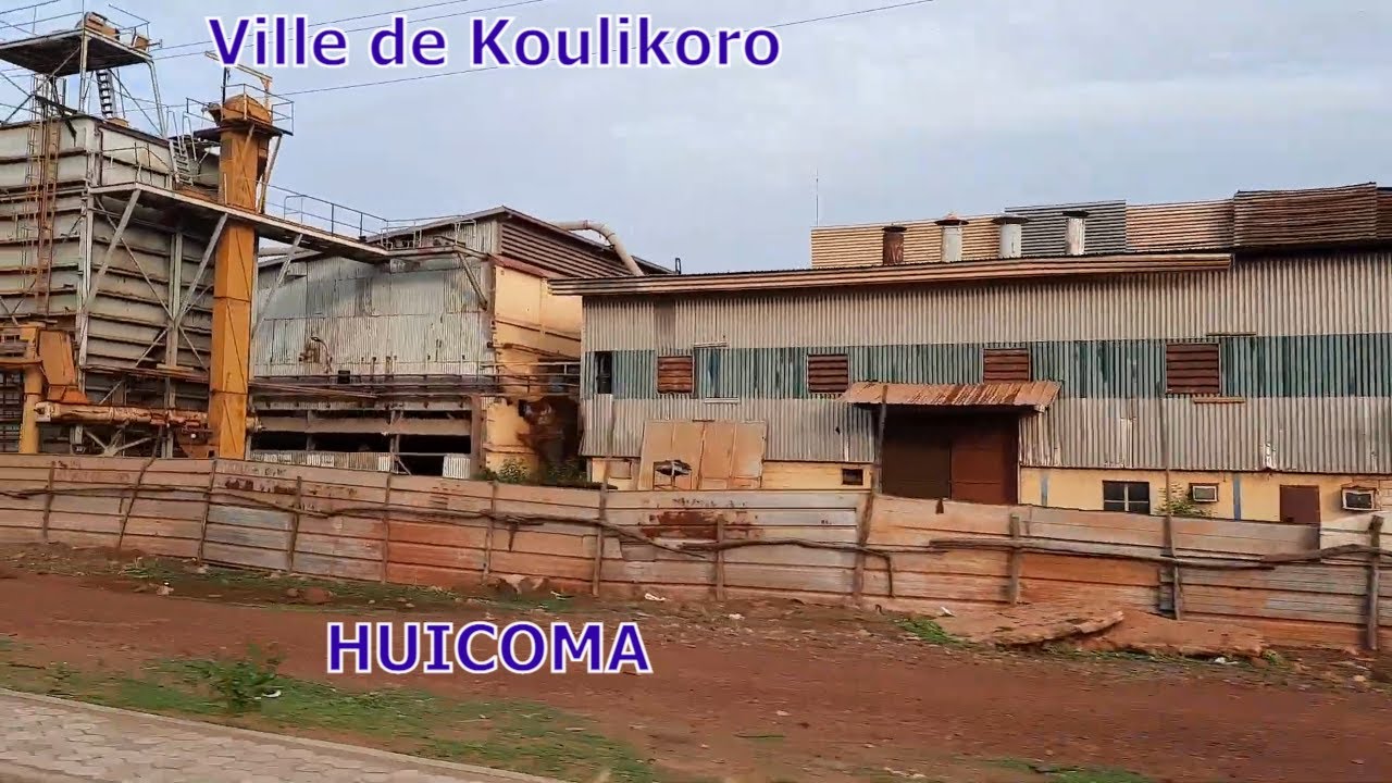 La ville de Koulikoro, 2ème région du Mali, célèbre zone industrielle avec l'ancienne HUICOMA.