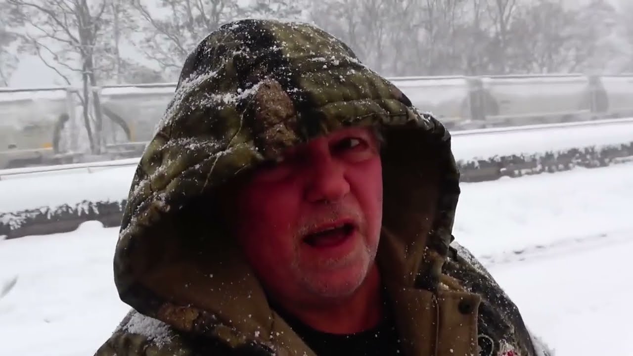 Поезд пробирается сквозь 90 сантиметров снега! Поезда CSX в метель в Буффало! Погоня за поездом N...