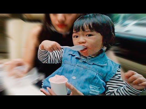 Makan Es Krim Legendaris di Parkiran Demi Alea