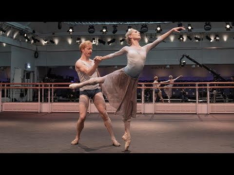 Darcey Bussell joins the Royal Ballet for a rehearsal of Mayerling Instructional Video
