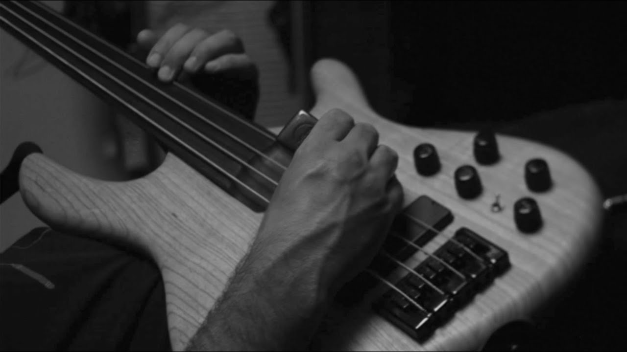 “Everything Burns” (fretless bass ebow dark ambient)