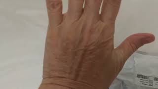 АирисКом студенты учатся: семинар по препаратам для омолаживания кожи рук.