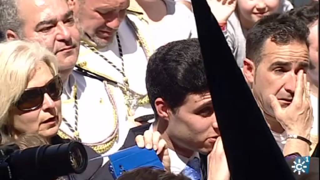 Semana Santa 2016 | Momento en el que la Esperanza de Triana entra a su templo