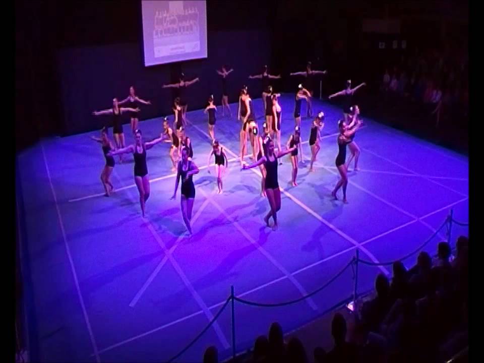 Groepsdans Keur Barbara   Zeestern turnshow Annie 2015