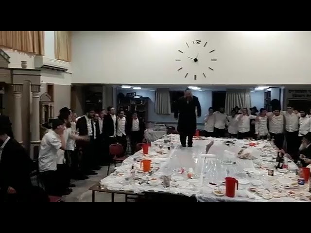 ר' מענדעלע ווילעלעם הוליעט און קולעט | R' Mendele Villellem Hulyet un Kulet