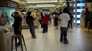 When skaters go to the Mall￼
