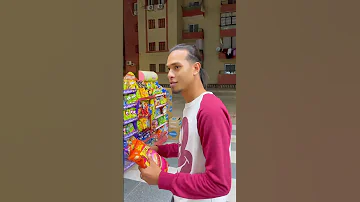 شبيه فان دايك في السوبر ماركت في مصر هتتصدم 