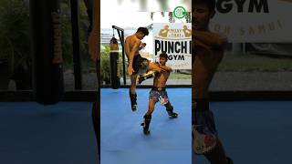 Muay Thai Training - Fast Jumping Knees with Kru Four