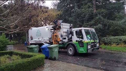 GreenWaste Mack LR Labrie Automizer