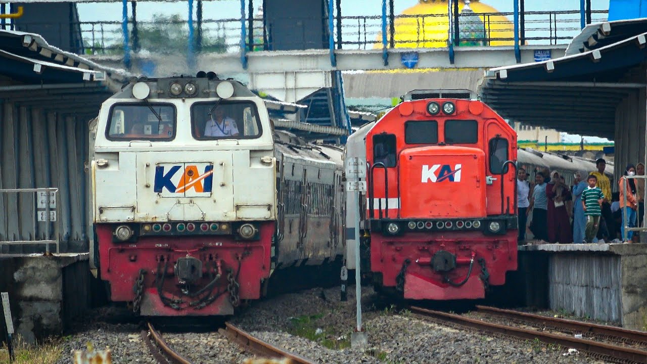 KLAKSON PANJANG!! || MOMEN LOKOMOTIF MERAH DISALIP KERETA API ELIT DI STASIUN TARIK