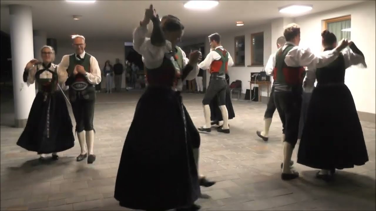 Uniun bal popolar Val Badia-Ballo Pfundra Boarisch