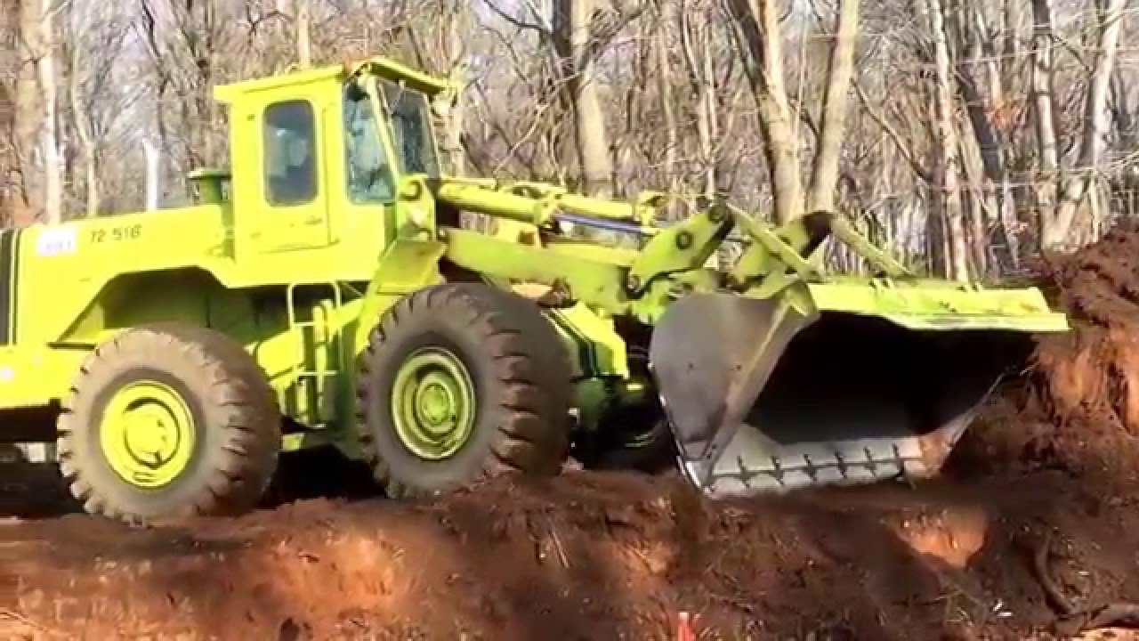 Terex 72 51b Moving Topsoil Youtube