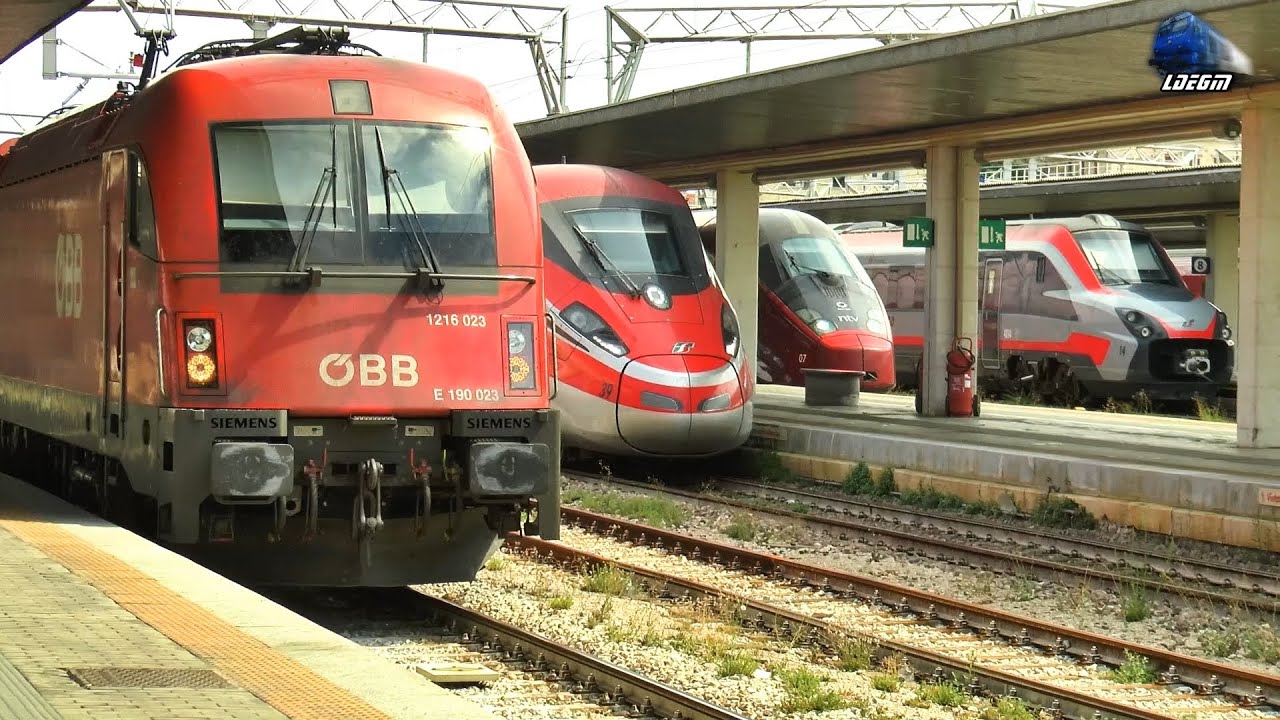 Trains in Venice Santa Lucia Station 🚄🚊🚆 Treni a Venezia Stazione Santa Lucia - 13 August 2022