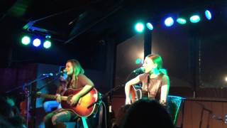 Maddie & Tae - Right Here, Right Now (Live)