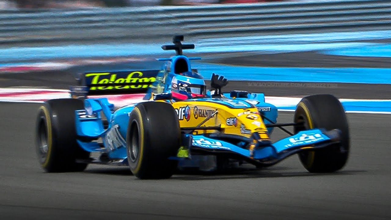 2005 Renault R25 F1 V10 ex Alonso demo laps at GP de France Historique + Playing 'La Marseillaise'