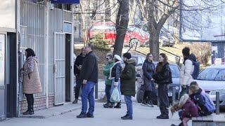 Этнические сербы на севере Косова обеспокоены отменой динара