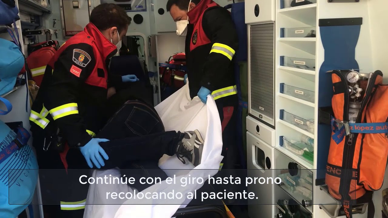 Maniobra de movilización de paciente decúbito supino a decúbito prono