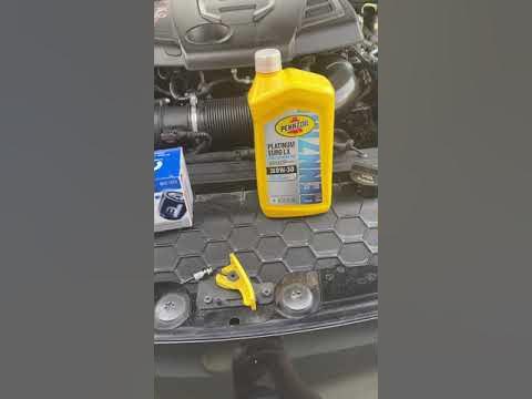 2018 Alfa Romeo Giulia oil change - YouTube