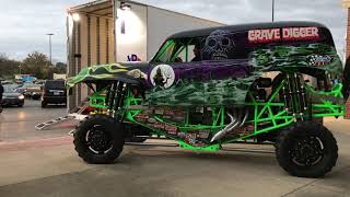 Grave Digger Monster Jam Truck Load Up 2020