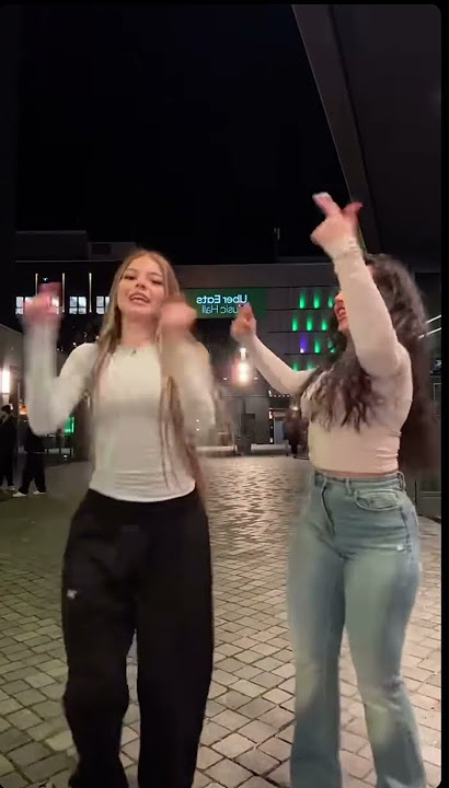 Zahide and asal❤️#cookingwithkya #zahide #dance #duet #asal😊